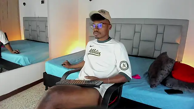 JEFFREY COTTOM online show from January 25, 2025, 7:07 pm