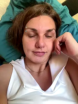 Snapshot of Magic__smile chatting on October 2, 2025, 7:48 am Magic smile online show from October 2, 2025, 7:48 am