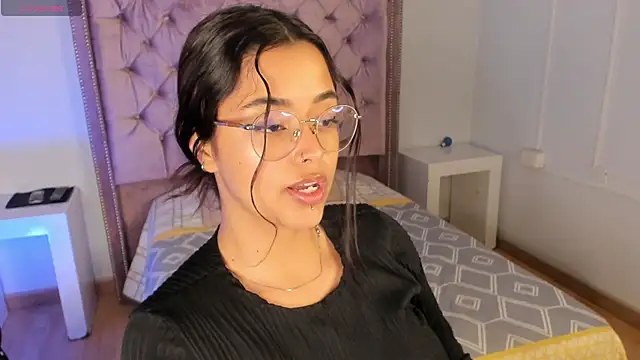 Snapshot of Ariana_Pierce chatting on February 28, 2025, 5:04 am Ariana Pierce online show from February 28, 2025, 5:04 am
