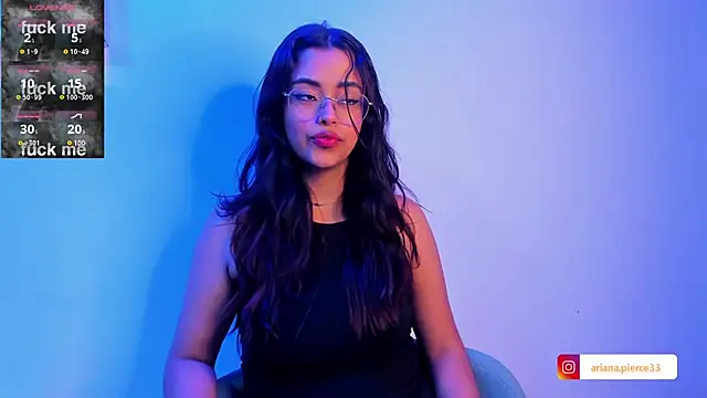 Snapshot of Ariana_Pierce chatting on March 4, 2025, 5:00 am Ariana Pierce online show from March 4, 2025, 5:00 am
