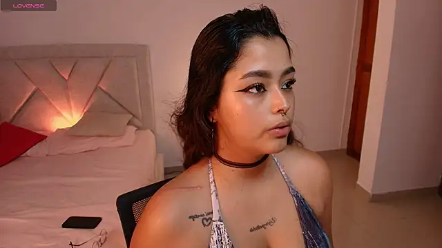 Snapshot of Ariana_Pierce chatting on June 24, 2026, 6:29 pm Ariana Pierce online show from June 24, 2026, 6:29 pm