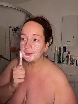 Snapshot of Engel_mia chatting on October 7, 2025, 1:30 pm Engel mia online show from October 7, 2025, 1:30 pm