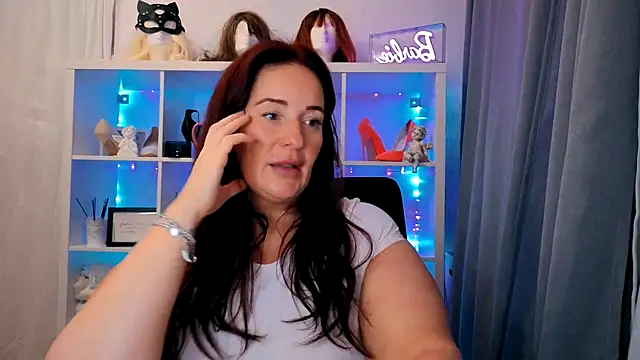 Snapshot of Engel_mia chatting on October 13, 2025, 11:16 pm Engel mia online show from October 13, 2025, 11:16 pm