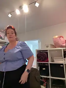 Engel mia online show from March 3, 2026, 11:05 am