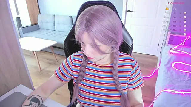 Amy honey angel online show from October 3, 2025, 10:23 am