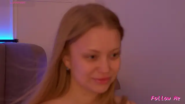 DorisHell online show from December 17, 2025, 12:16 am