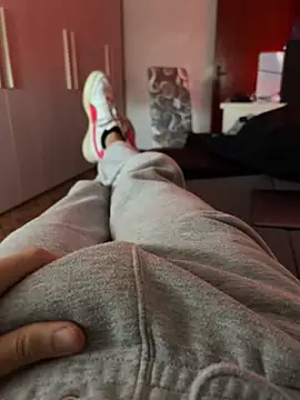 93moro online show from December 16, 2024, 12:49 pm