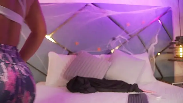 Snapshot of giorgia_13 chatting on October 28, 2025, 3:10 am giorgia 13 online show from October 28, 2025, 3:10 am