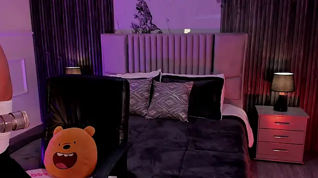 Lillyortiz online show from June 1, 2026, 8:32 pm