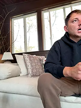 longcurved212121 online show from October 19, 2025, 5:02 pm