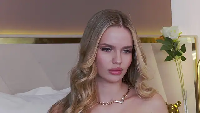 Snapshot of KristinaMaers chatting on January 27, 2025, 12:54 am KristinaMaers online show from January 27, 2025, 12:54 am