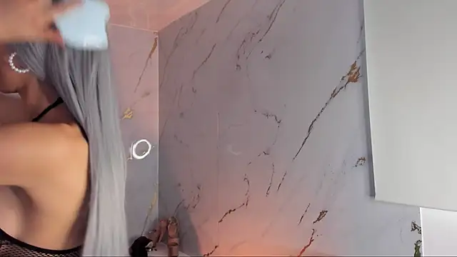 Snapshot of Summer_Rosee chatting on January 17, 2025, 7:38 pm Summer Rosee online show from January 17, 2025, 7:38 pm