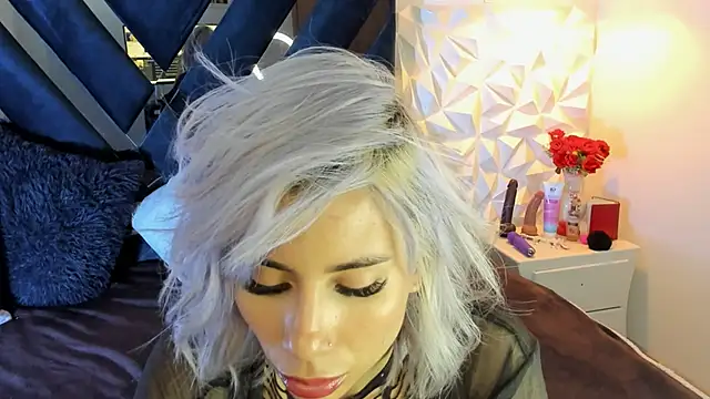 Snapshot of Summer_Rosee chatting on January 29, 2025, 4:52 pm Summer Rosee online show from January 29, 2025, 4:52 pm