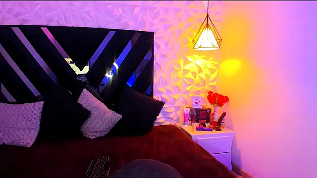 Snapshot of Summer_Rosee chatting on March 7, 2025, 12:45 pm Summer Rosee online show from March 7, 2025, 12:45 pm