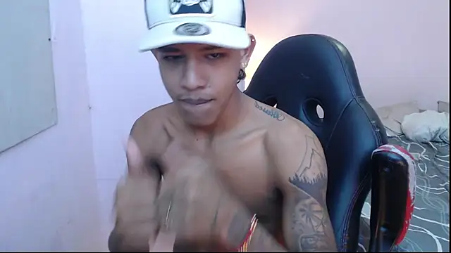 Snapshot of mr_stiven_ chatting on January 4, 2025, 12:59 am mr stiven online show from January 4, 2025, 12:59 am