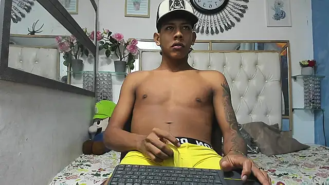 Snapshot of mr_stiven_ chatting on January 10, 2025, 4:33 am mr stiven online show from January 10, 2025, 4:33 am
