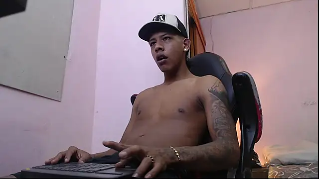 Snapshot of mr_stiven_ chatting on January 12, 2025, 12:28 am mr stiven online show from January 12, 2025, 12:28 am