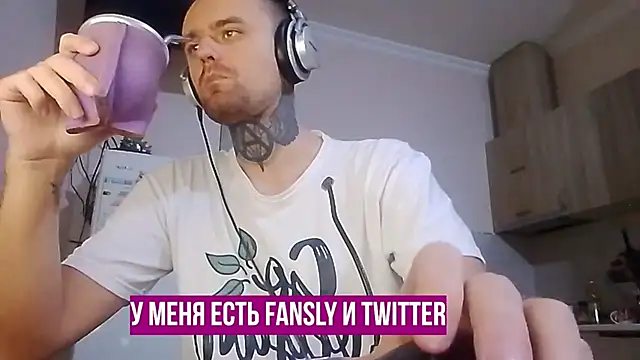 Snapshot of HappyZebra13 chatting on January 5, 2025, 6:56 pm HappyZebra13 online show from January 5, 2025, 6:56 pm