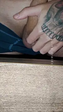 Snapshot of HappyZebra13 chatting on November 14, 2025, 3:27 am HappyZebra13 online show from November 14, 2025, 3:27 am