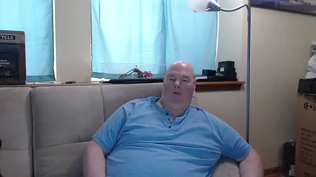 harley99574 online show from October 31, 2025, 1:12 pm