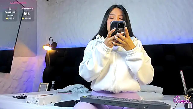 Camila  Gomez online show from January 6, 2026, 12:31 pm