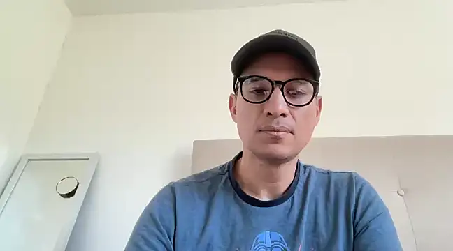 Snapshot of alex_ruiz85 chatting on February 7, 2025, 7:49 pm alex ruiz85 online show from February 7, 2025, 7:49 pm