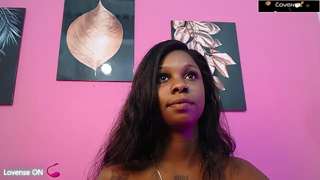 Snapshot of kinkyandsavage chatting on February 23, 2025, 12:59 pm kinkyandsavage online show from February 23, 2025, 12:59 pm