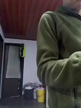 Snapshot of 1418edwar chatting on January 19, 2026, 12:36 am 1418edwar online show from January 19, 2026, 12:36 am