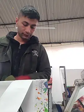 Snapshot of 1418edwar chatting on February 19, 2026, 12:56 pm 1418edwar online show from February 19, 2026, 12:56 pm