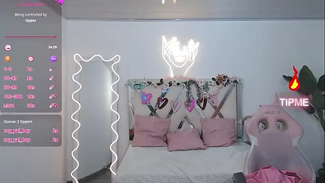 kittystart tay online show from March 21, 2025, 1:24 am