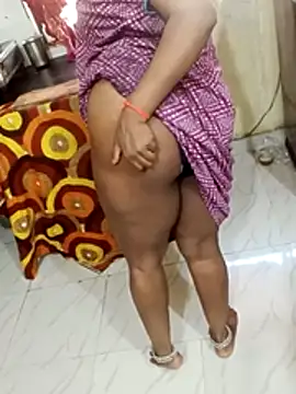 Hot-Couple online show from June 3, 2026, 8:17 am