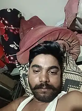Snapshot of Solomen00 chatting on September 26, 2025, 10:03 pm Solomen00 online show from September 26, 2025, 10:03 pm