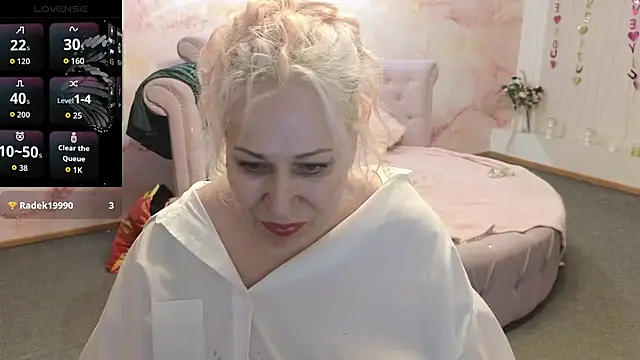 Penelope Pinky online show from April 3, 2026, 11:41 am