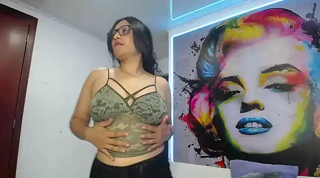 Snapshot of karime_sexygirl chatting on January 9, 2025, 11:14 am karime sexygirl online show from January 9, 2025, 11:14 am