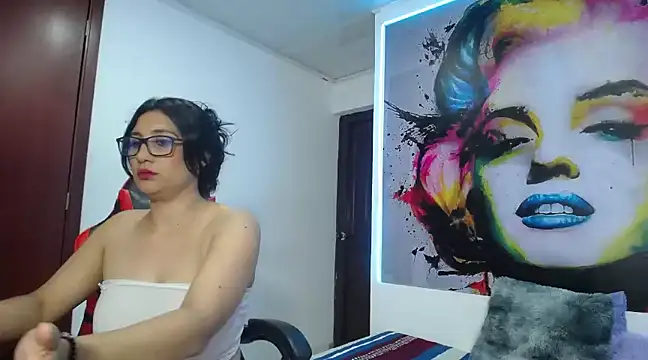 Snapshot of karime_sexygirl chatting on January 9, 2025, 5:33 pm karime sexygirl online show from January 9, 2025, 5:33 pm