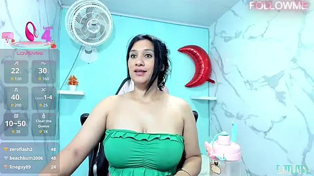 Snapshot of karime_sexygirl chatting on October 18, 2025, 11:33 am karime sexygirl online show from October 18, 2025, 11:33 am