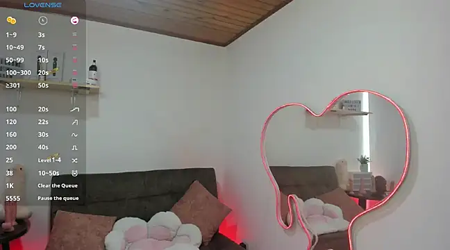 Adeellee  online show from December 18, 2024, 12:29 pm