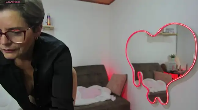 Adeellee  online show from January 15, 2025, 4:15 am