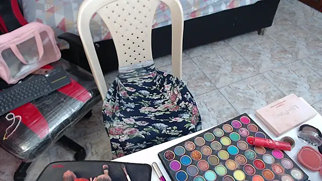 CassandraBaby  online show from January 28, 2025, 2:31 pm