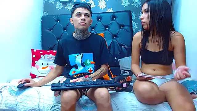 Snapshot of exotic_hot_couple chatting on December 26, 2024, 3:59 am exotic hot couple online show from December 26, 2024, 3:59 am