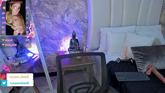 Snapshot of LucyanaSilva chatting on March 12, 2025, 5:28 pm LucyanaSilva online show from March 12, 2025, 5:28 pm