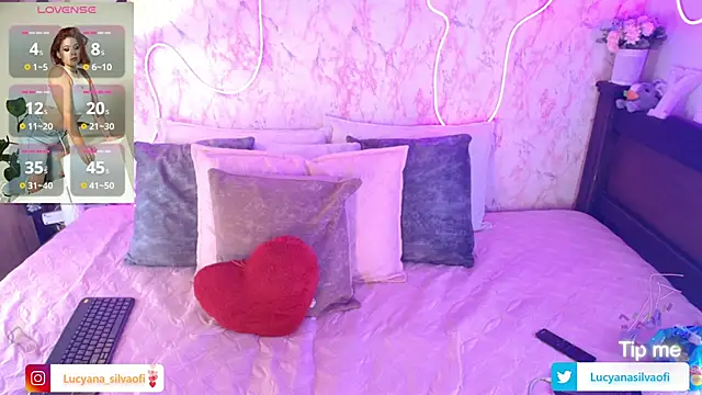 Snapshot of LucyanaSilva chatting on October 11, 2025, 2:15 pm LucyanaSilva online show from October 11, 2025, 2:15 pm