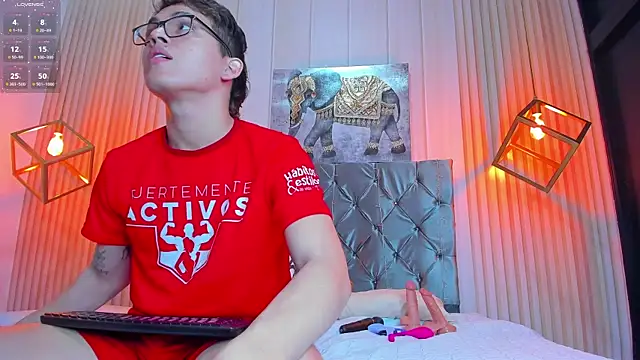 Snapshot of JACK_BLOSSOM_ chatting on December 18, 2024, 11:45 am JACK BLOSSOM online show from December 18, 2024, 11:45 am