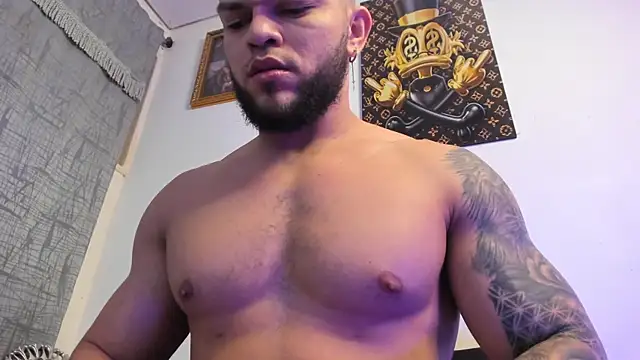 vincent carusso94 online show from May 9, 2026, 11:32 pm