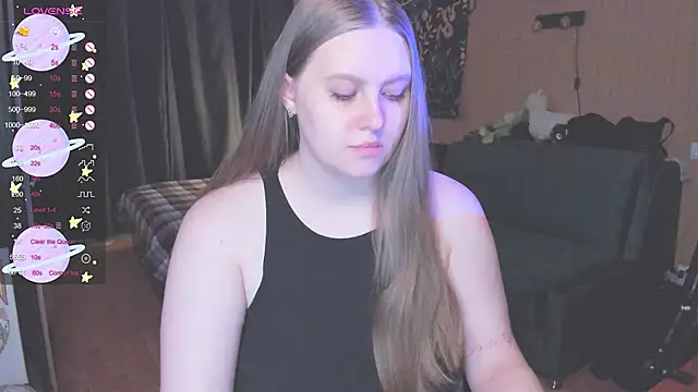 Snapshot of Alice_Dreamgirl_ chatting on October 18, 2025, 11:00 am Alice Dreamgirl online show from October 18, 2025, 11:00 am