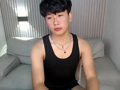 dangerzone0122 online show from November 19, 2025, 4:07 pm