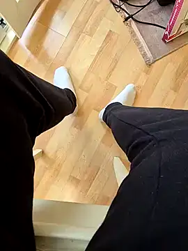 dirtynylonboy33 online show from December 17, 2024, 12:22 pm