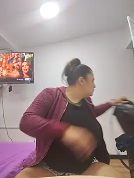 Miss balloonsmila online show from October 15, 2025, 2:22 am