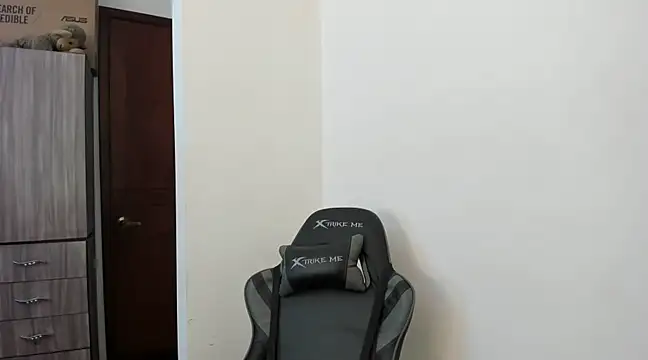 Snapshot of twink_latino5 chatting on February 4, 2025, 2:28 am twink latino5 online show from February 4, 2025, 2:28 am