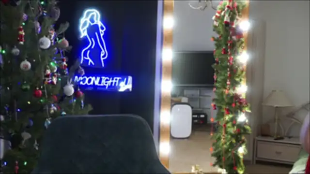 Snapshot of moonlight4u chatting on December 20, 2024, 5:04 am moonlight4u online show from December 20, 2024, 5:04 am